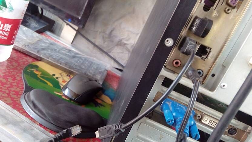 主机线怎么插的图片