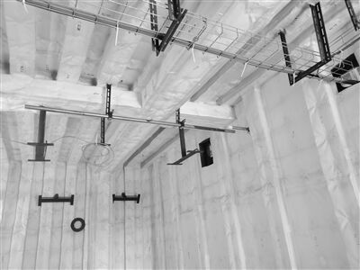 船厂主机整体吊装