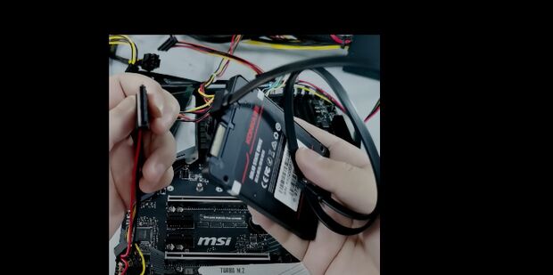 易拓硬盘怎么接主机