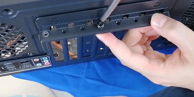 主机显卡插槽接触不良