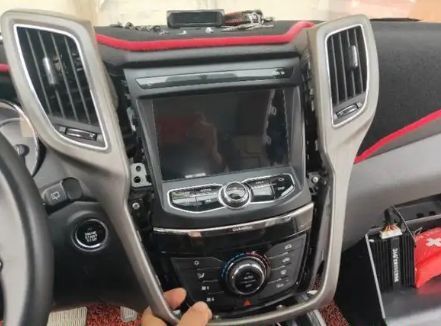 观致导航主机拆机