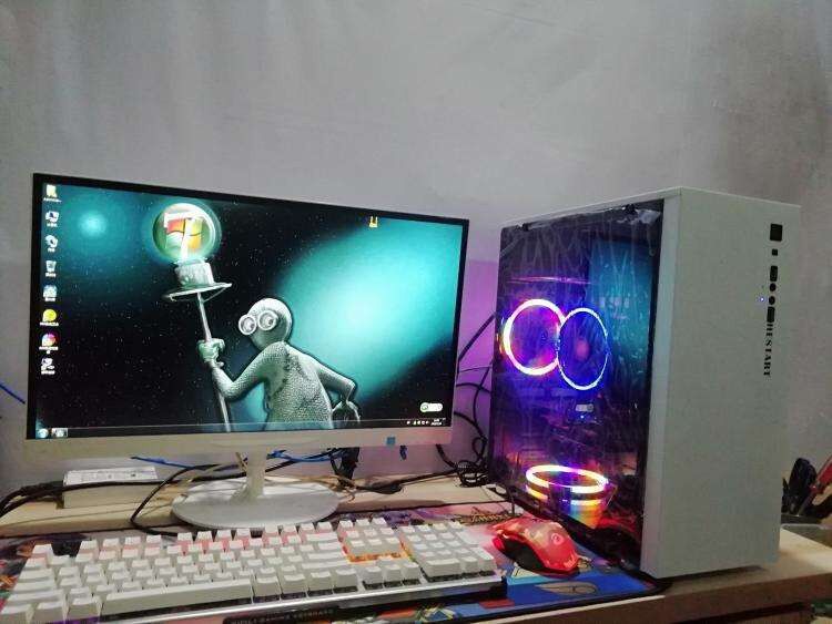 耳机插在主机前面接触不良