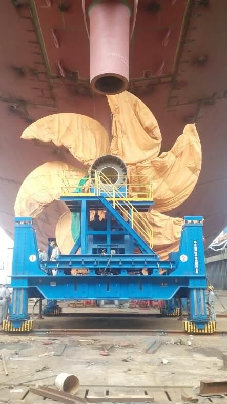 主机轴浆舵安装