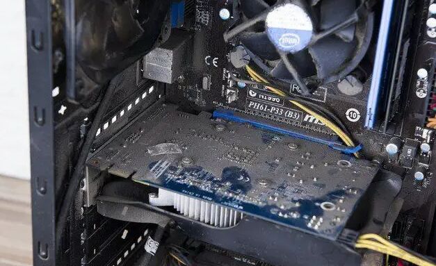 如何简单清理主机灰尘