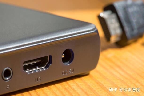 东芝电视怎么插主机